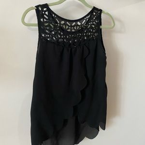 Geometric Detail Top